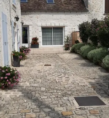 玛哈拉尼斯住宿加早餐旅馆 *